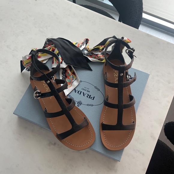 Prada sandals only used once - Picture 3 of 3